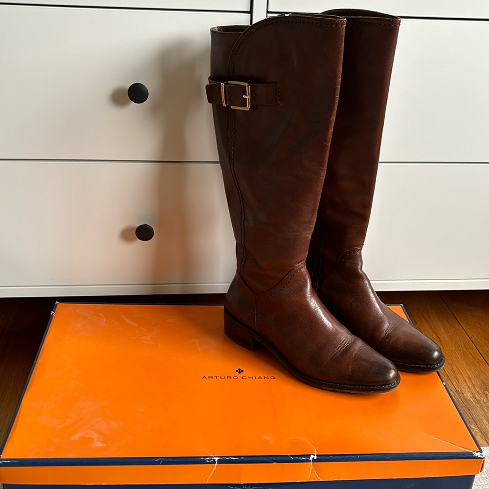 Arturo Chiang riding boots